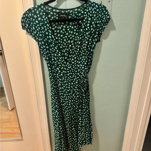 Reformation Carina Midi Dress in Green - Picture 2 of 5